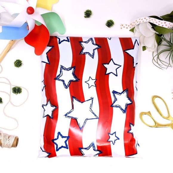 Stars ⭐️ and Stripes Poly Mailers 10x13 Pack of 25 with ⭐️ Free Stickers - Picture 4 of 5